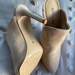 Gianni Bini, nude mule/pumps. Never worn!